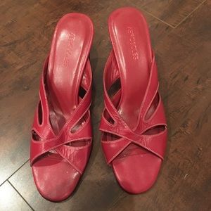 New , size 10 Aerosoles red heels
